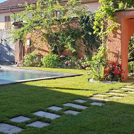 Lu Ortensia Con Piscina * Carignano (Piedmont)